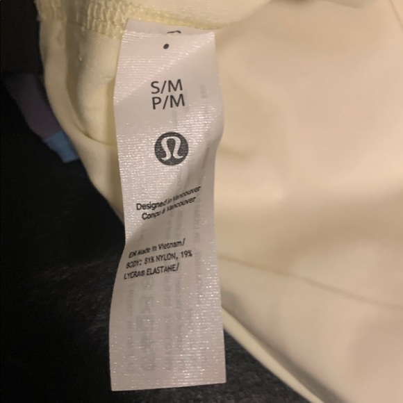 Lululemon Athletica Bend This Yellow Sports Bra
Sz S/M, NWT - Picture 2 of 6